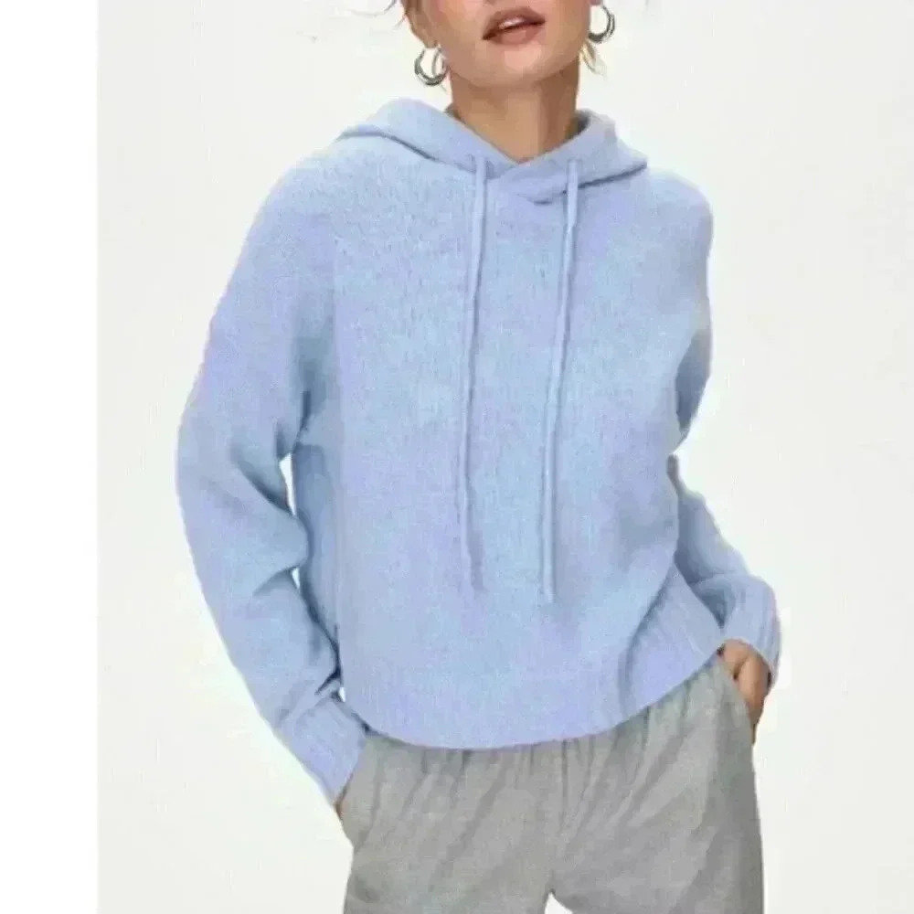 Aritzia The Group Babaton Luxe 100% Cashmere Hoodie Pullover Pastel Blue Size M